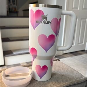 Stanley 40oz White Travel Mug with Pink-to-Purple Heart Gradient